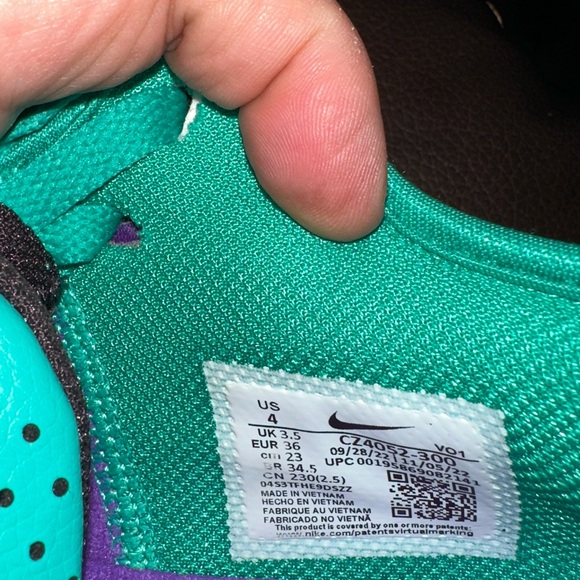 LeBron Witness 6 Basketball shoes - Picture 3 of 4